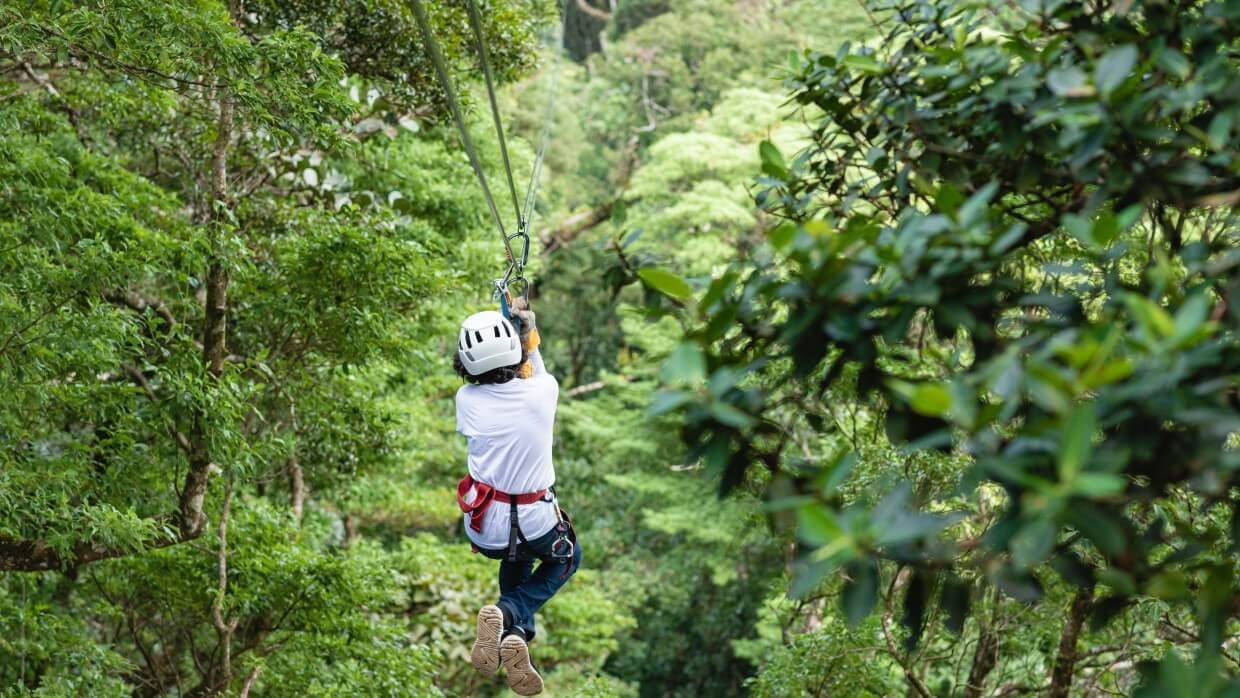 Read more about the article Costa Rica Family Vacation: 5 Ways to Get Kids Off Their Screens